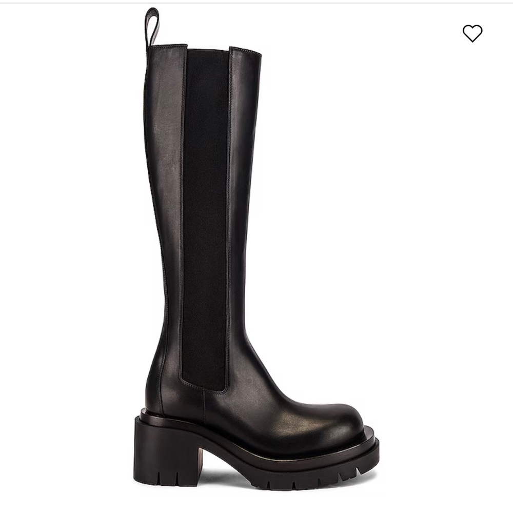 BOTTEGA VENETA
Lug High Top Chelsea Boots